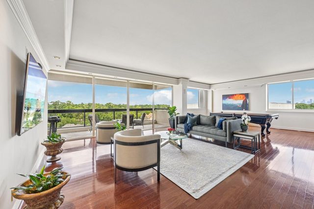 49 Briar Hollow Lane 702, Houston, TX 77027