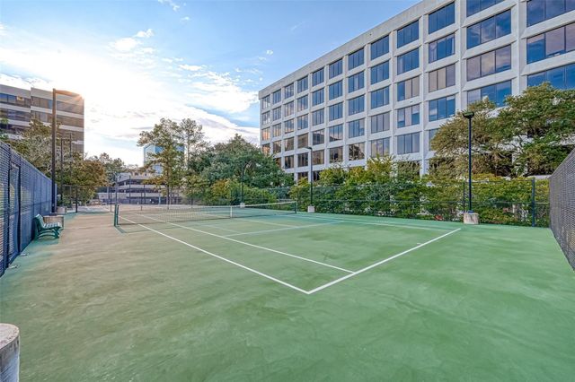 49 Briar Hollow Lane 702, Houston, TX 77027