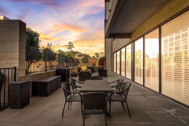 49 Briar Hollow Lane 702, Houston, TX 77027