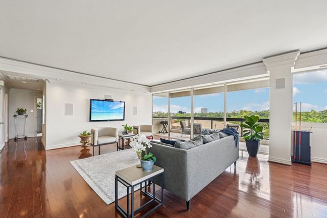 49 Briar Hollow Lane 702, Houston, TX 77027