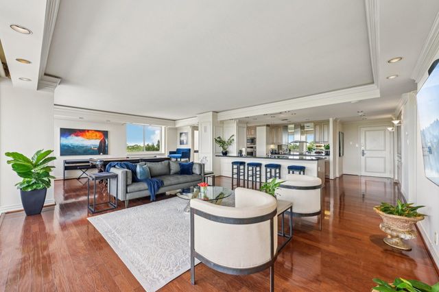 49 Briar Hollow Lane 702, Houston, TX 77027