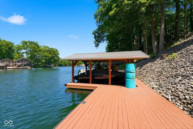 7573 Hummingbird Drive, Nineveh, IN 46164
