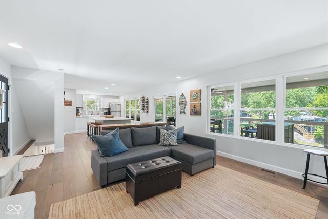 7573 Hummingbird Drive, Nineveh, IN 46164