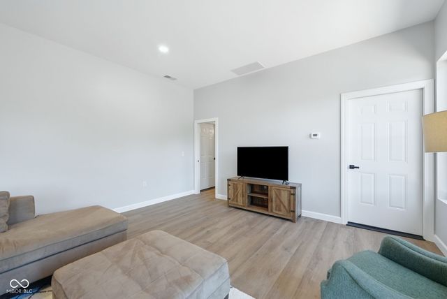 7573 Hummingbird Drive, Nineveh, IN 46164