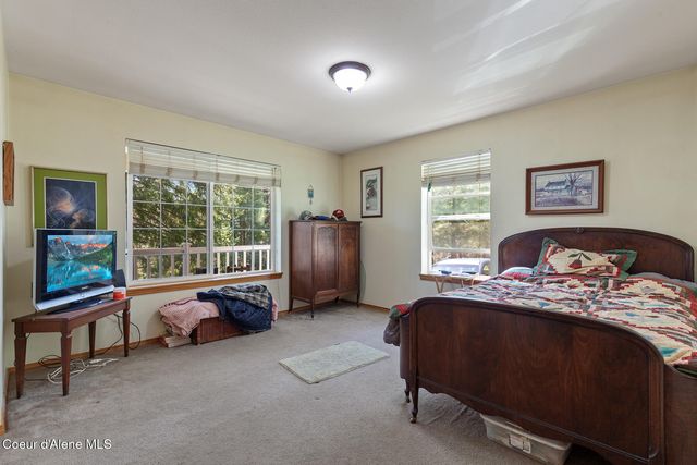 130 Stone Haven Dr, Blanchard, ID 83804