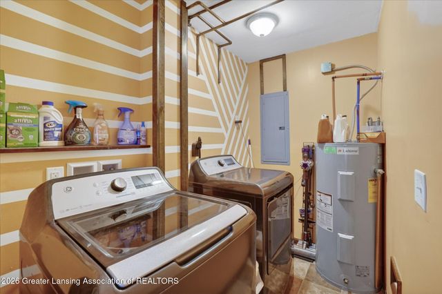 1414 Cooper Avenue, Lansing, MI 48910