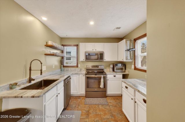 1414 Cooper Avenue, Lansing, MI 48910