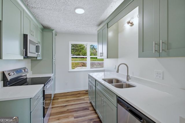 16 Rosenwald Drive, Hampton, GA 30228