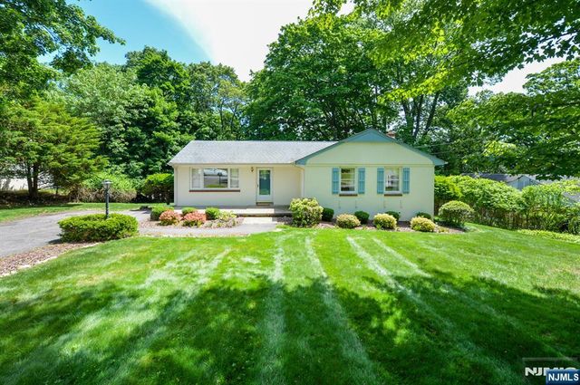 51 Charwalt Drive, Hawthorne, NJ 07506
