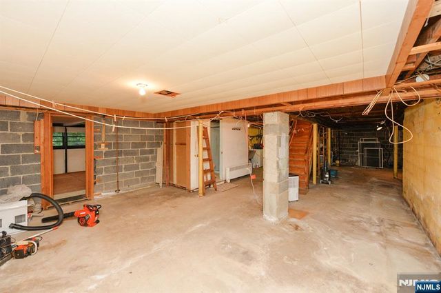 51 Charwalt Drive, Hawthorne, NJ 07506
