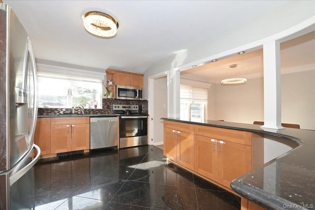 332 Sea Cliff Street, Islip Terrace, NY 11752