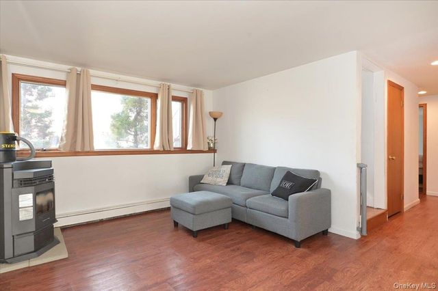 332 Sea Cliff Street, Islip Terrace, NY 11752