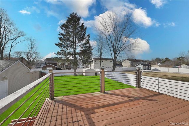 332 Sea Cliff Street, Islip Terrace, NY 11752