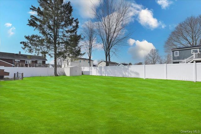 332 Sea Cliff Street, Islip Terrace, NY 11752