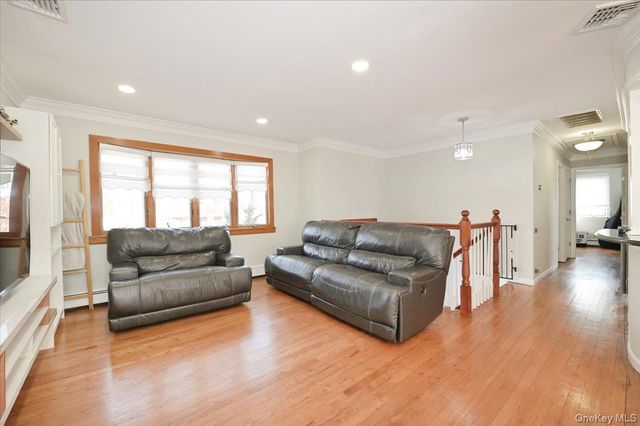 332 Sea Cliff Street, Islip Terrace, NY 11752