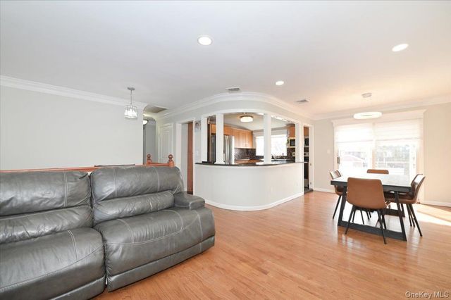 332 Sea Cliff Street, Islip Terrace, NY 11752