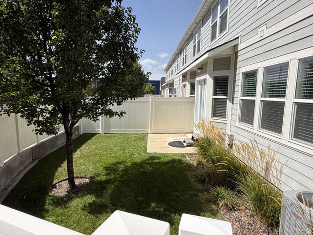 7889 S 700 E, Sandy, UT 84070 — photo 2