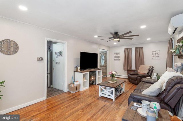 1003 APPLE DRIVE, Mechanicsburg, PA 17055