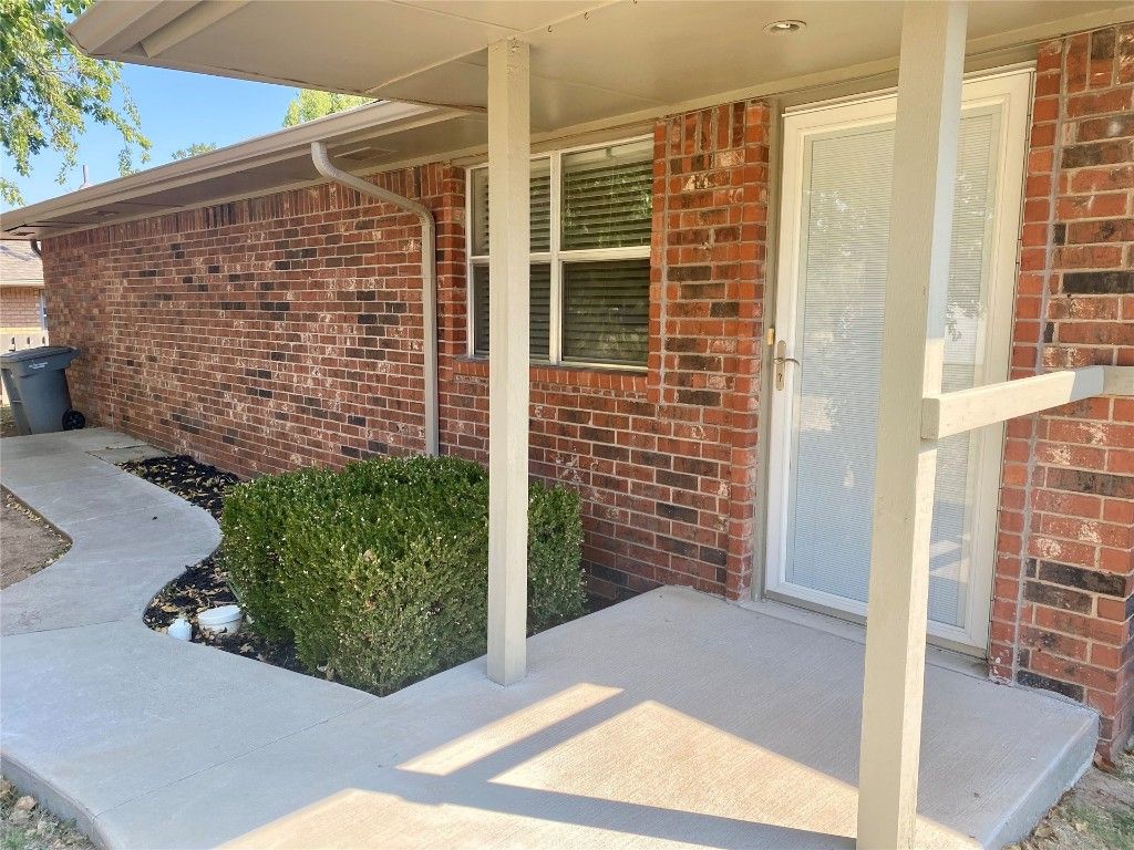 223 E Lincoln Avenue, Edmond, OK 73034