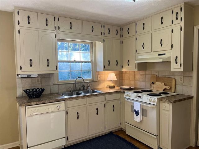 641 Emerald Forest Circle, Lawrenceville, GA 30044