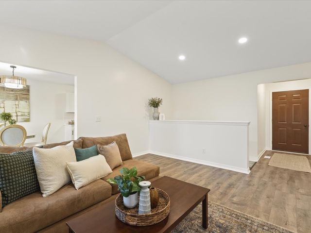 4144 Westridge Drive, Winnebago, IL 61088