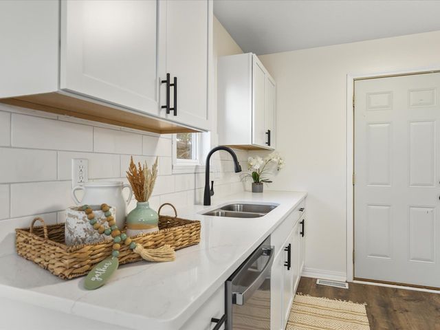 4144 Westridge Drive, Winnebago, IL 61088