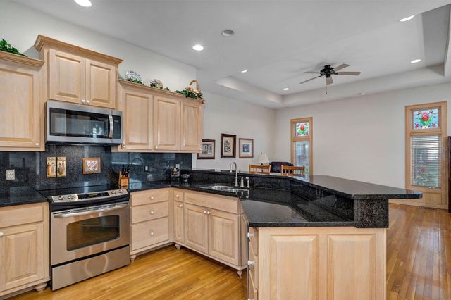 1150 N Yarberry Court, Springfield, MO 65802