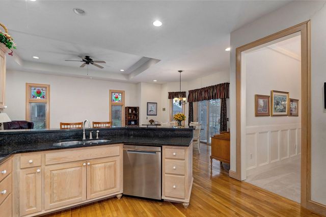 1150 N Yarberry Court, Springfield, MO 65802