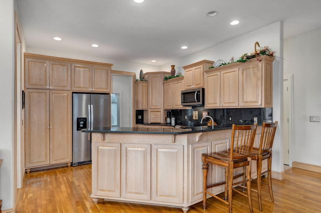 1150 N Yarberry Court, Springfield, MO 65802