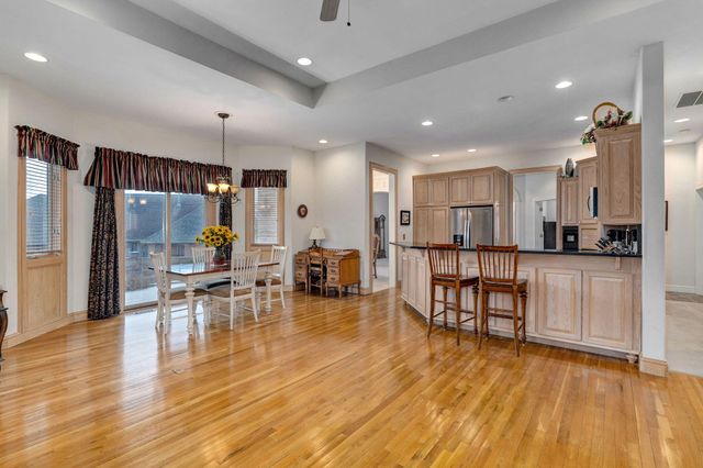 1150 N Yarberry Court, Springfield, MO 65802