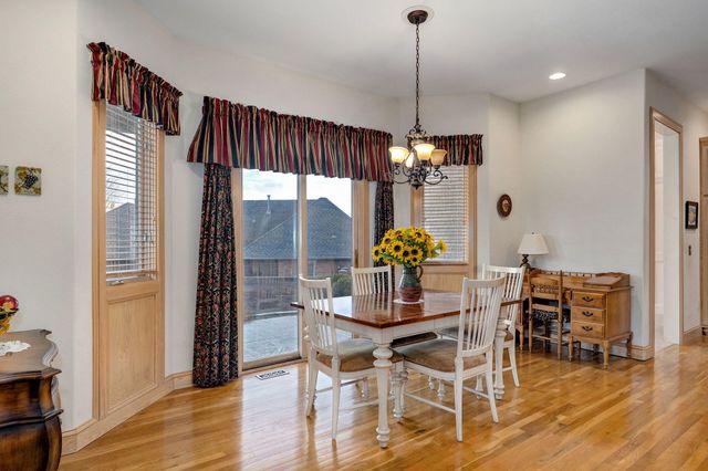 1150 N Yarberry Court, Springfield, MO 65802