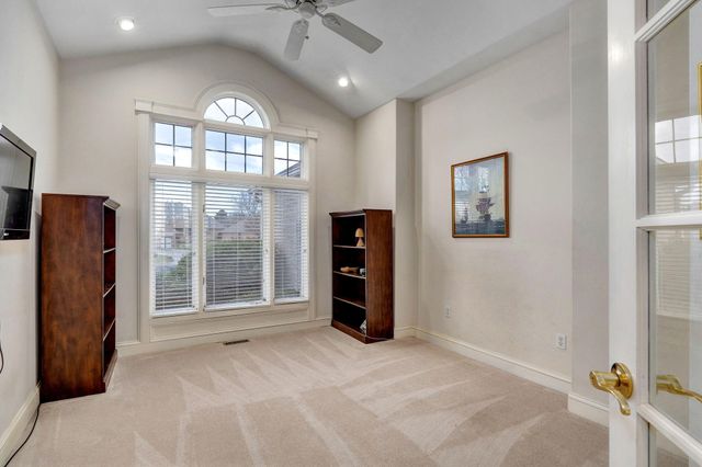 1150 N Yarberry Court, Springfield, MO 65802