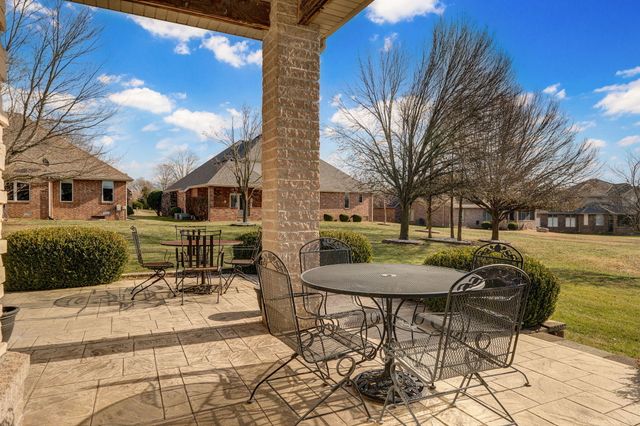1150 N Yarberry Court, Springfield, MO 65802