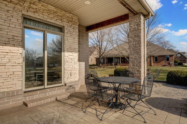 1150 N Yarberry Court, Springfield, MO 65802