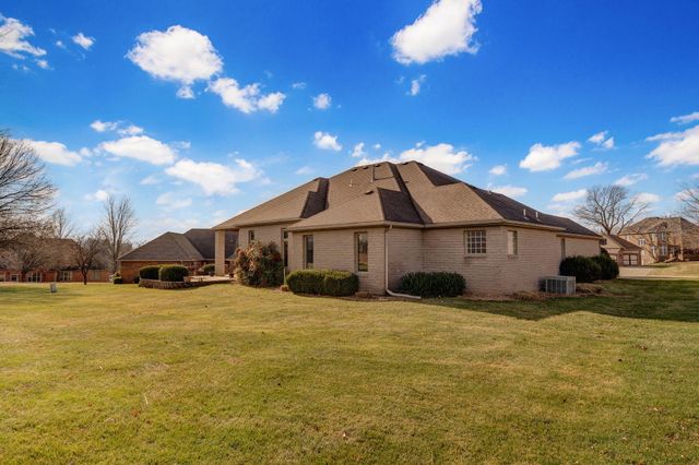 1150 N Yarberry Court, Springfield, MO 65802