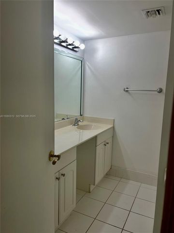 6800 Cypress Road 408, Plantation, FL 33317