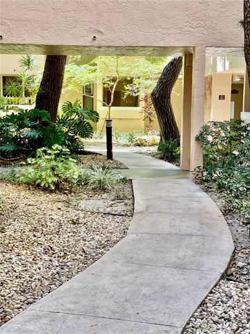 6800 Cypress Road 408, Plantation, FL 33317