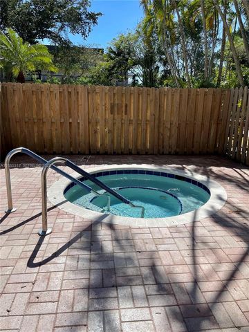 6800 Cypress Road 408, Plantation, FL 33317