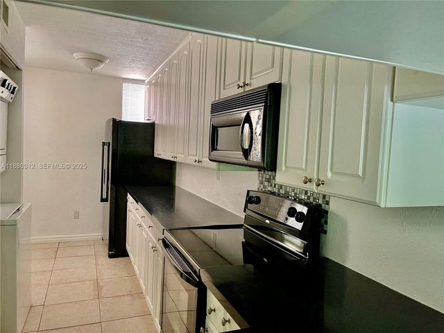 6800 Cypress Road 408, Plantation, FL 33317