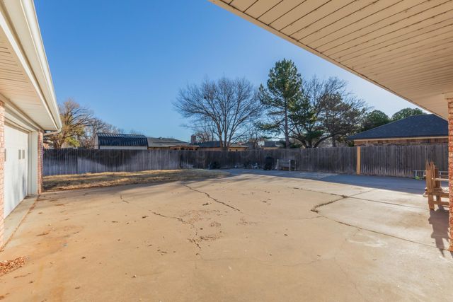 3721 HUNTINGTON Drive, Amarillo, TX 79109