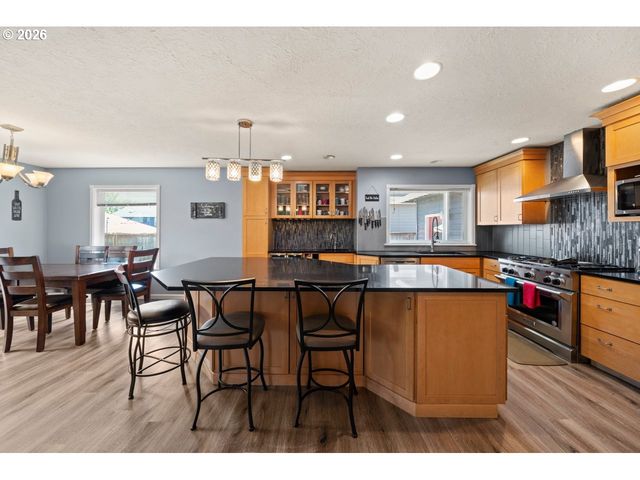 2010 N NUGGET Ln, Newberg, OR 97132