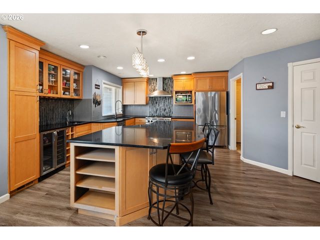 2010 N NUGGET Ln, Newberg, OR 97132