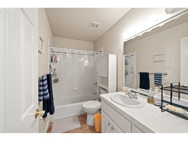 2010 N NUGGET Ln, Newberg, OR 97132