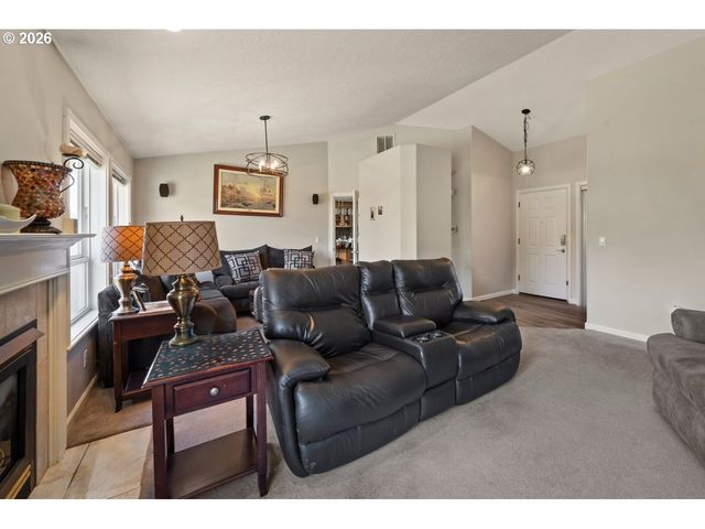 2010 N NUGGET Ln, Newberg, OR 97132