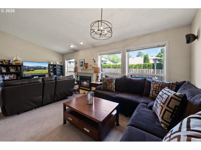 2010 N NUGGET Ln, Newberg, OR 97132