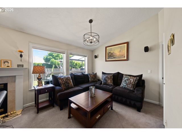 2010 N NUGGET Ln, Newberg, OR 97132