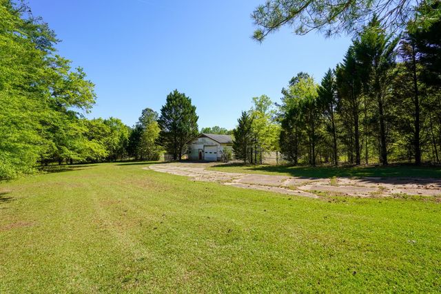180 Herrle Road, Campobello, SC 29322