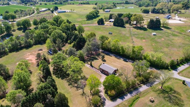180 Herrle Road, Campobello, SC 29322