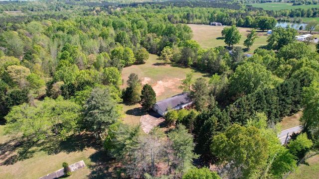 180 Herrle Road, Campobello, SC 29322