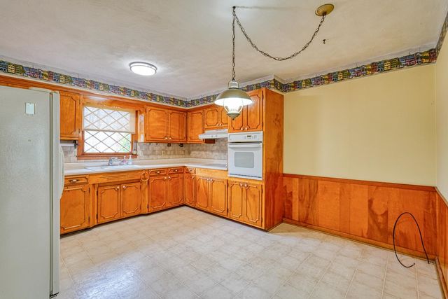 180 Herrle Road, Campobello, SC 29322